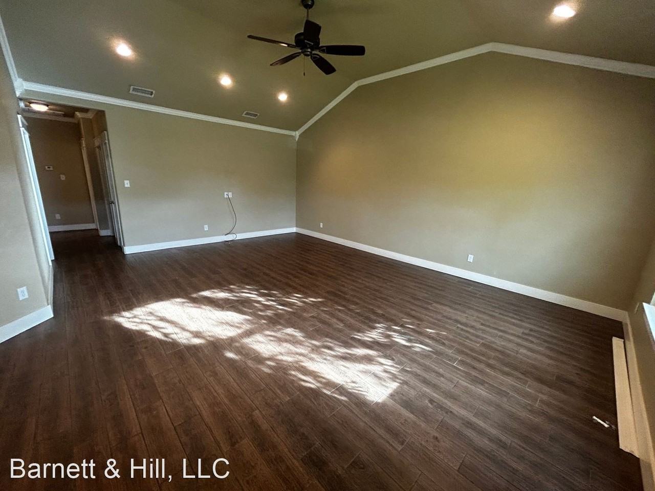 1117 Cabernet Dr - Photo 2 of 36