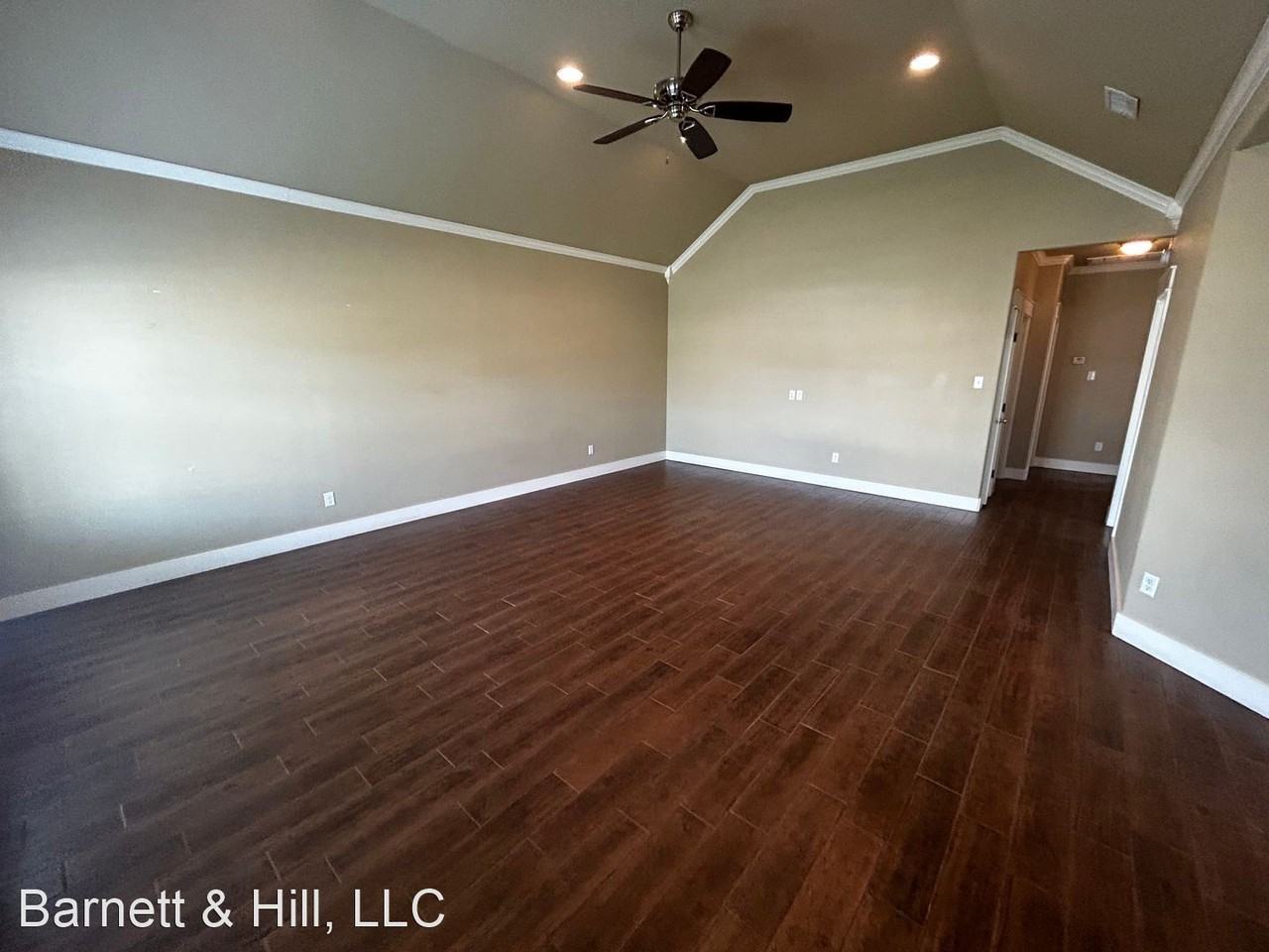 1126 Cabernet Dr - Photo 2 of 22