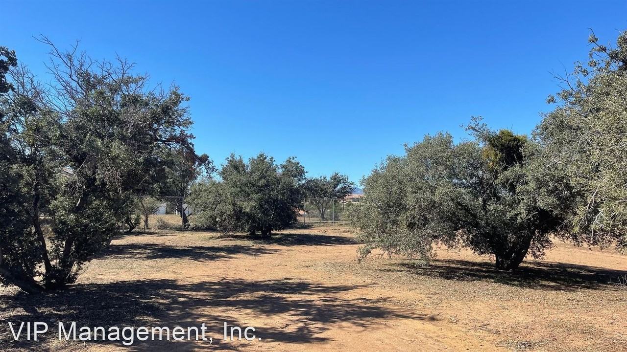 11875 Belmont Rd - Photo 2 of 10