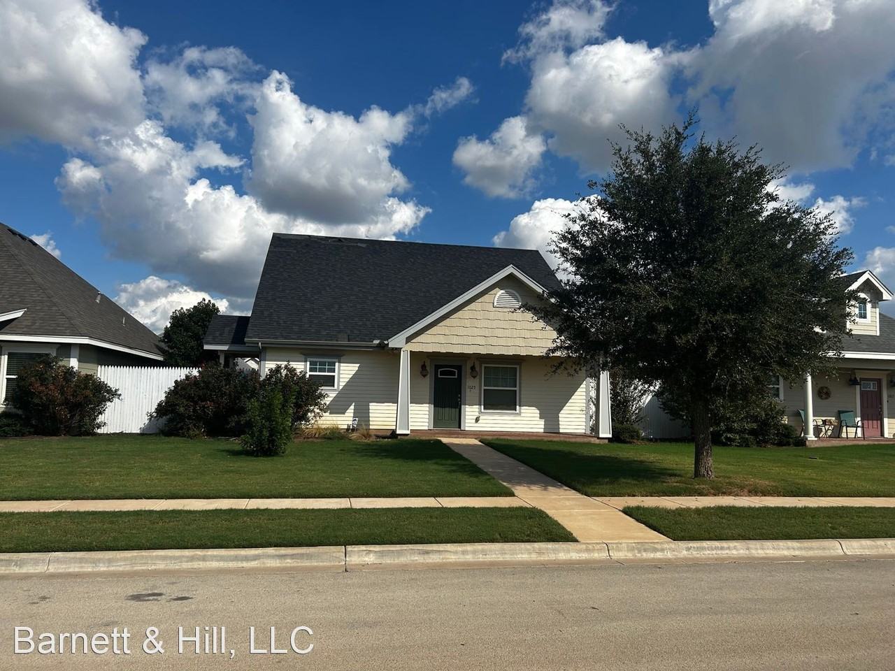 1025 Pinot Dr - Photo 2 of 23