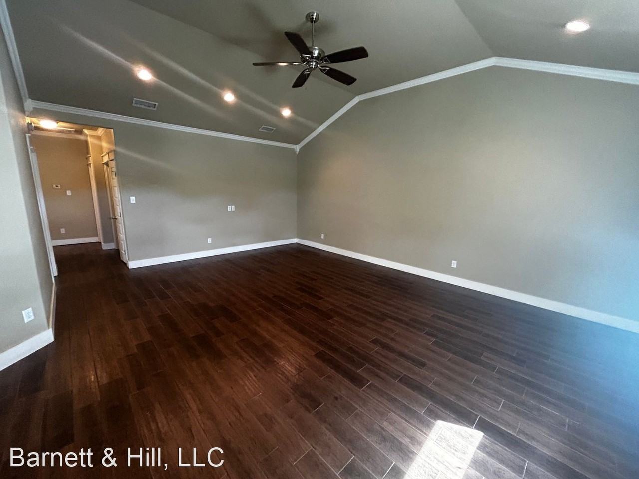 1025 Pinot Dr - Photo 3 of 23