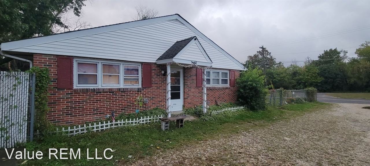 501 Spring Rd Units A-C - Photo 2 of 18