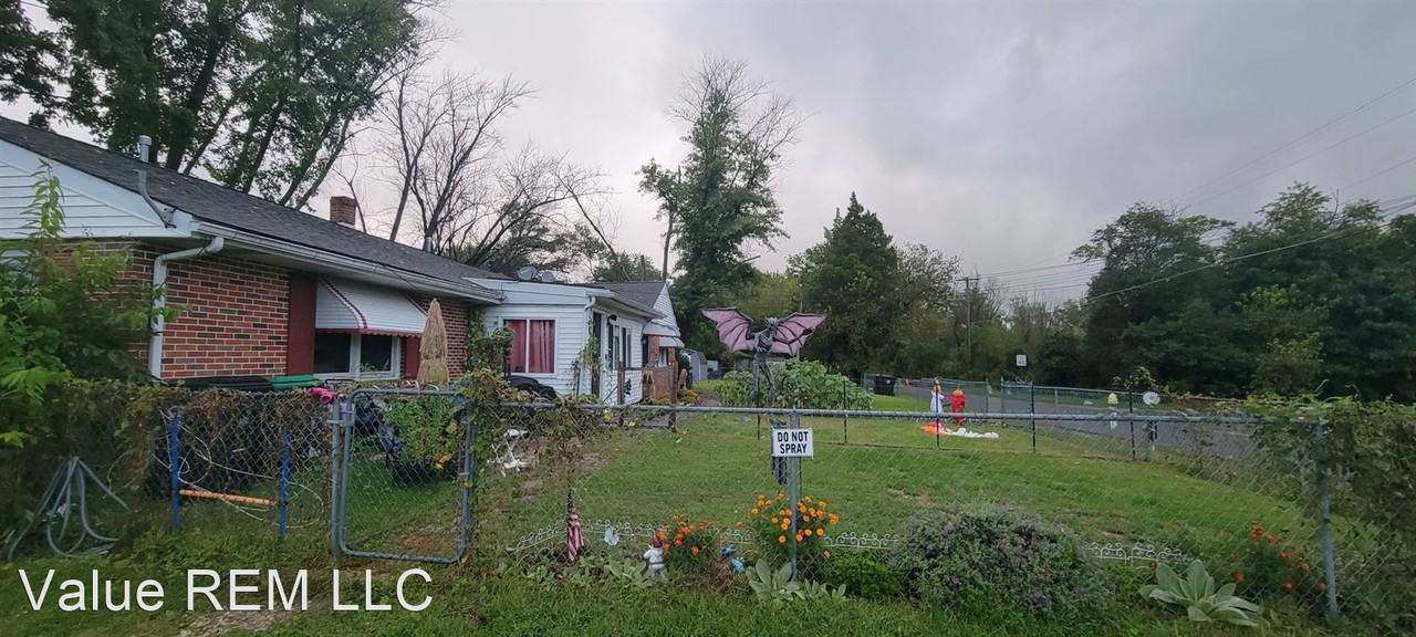 501 Spring Rd Units A-C - Photo 3 of 18