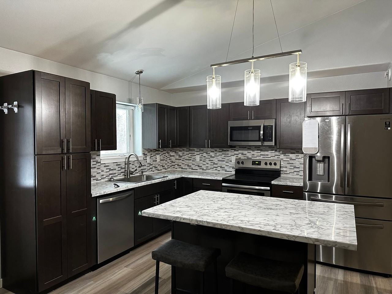 1321 Groundsel Ave - Photo 2 of 13