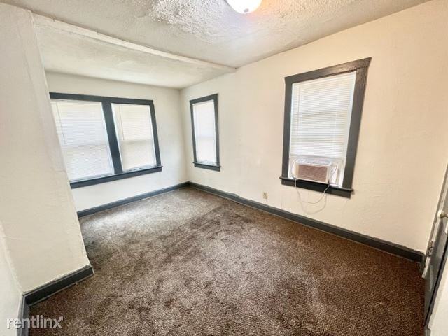 106 N Ditzler Ave - Photo 2 of 12