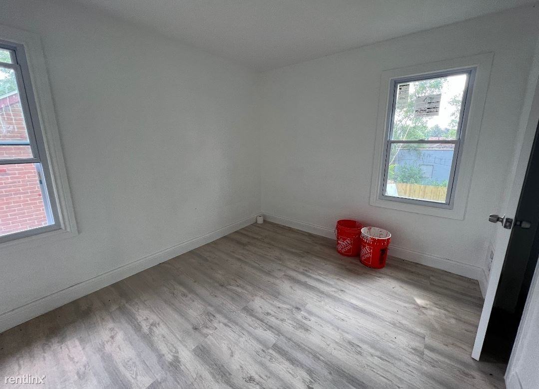 15033 Hartwell St - Photo 2 of 16