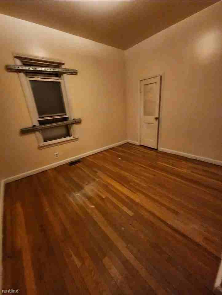 89 Batavia St - Photo 3 of 10