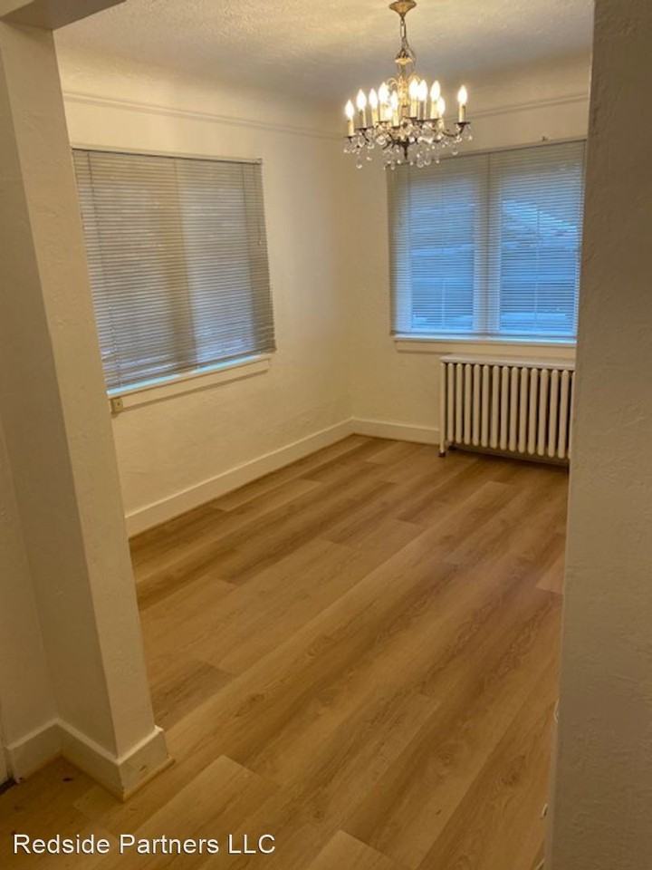 1320 Queen Anne Ave N - Photo 3 of 12