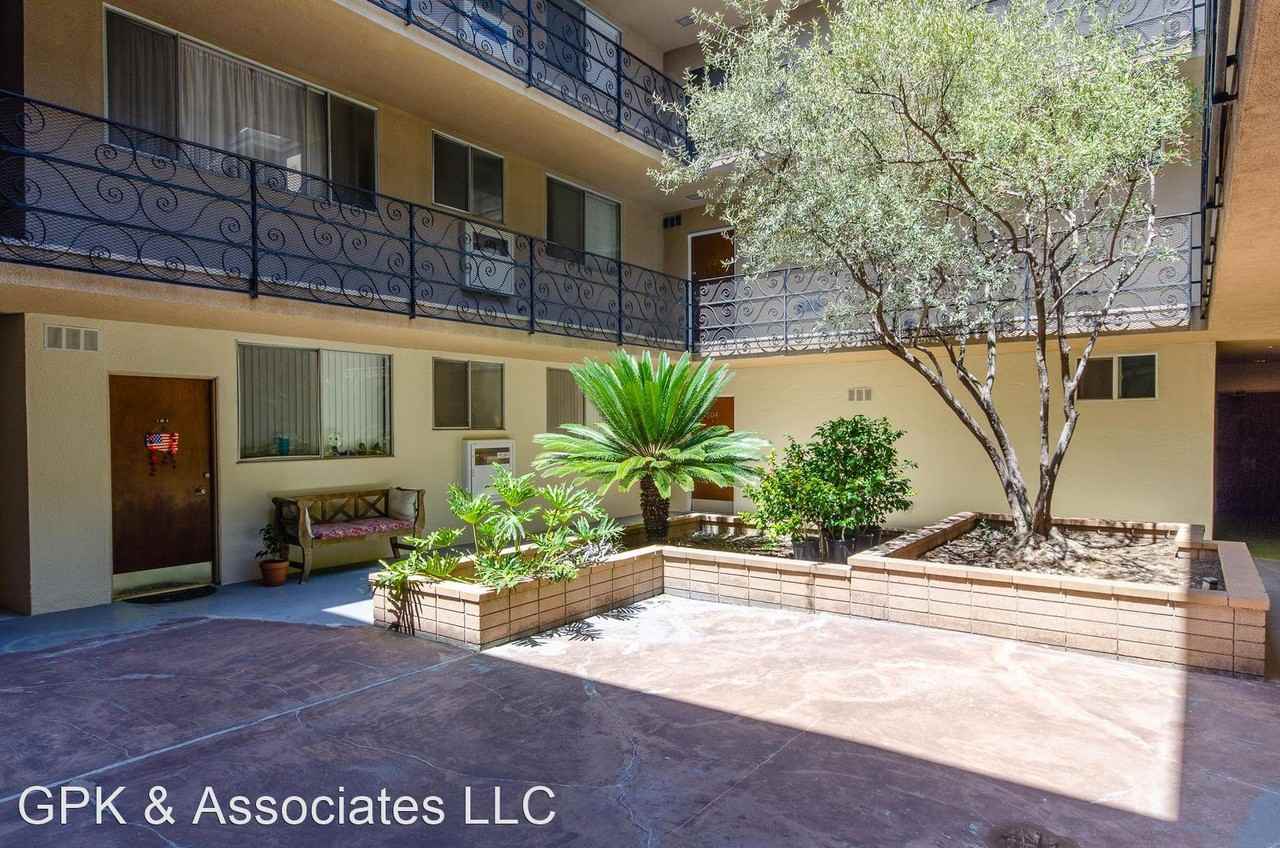 8040 W. 83rd St. - Photo 3 of 21