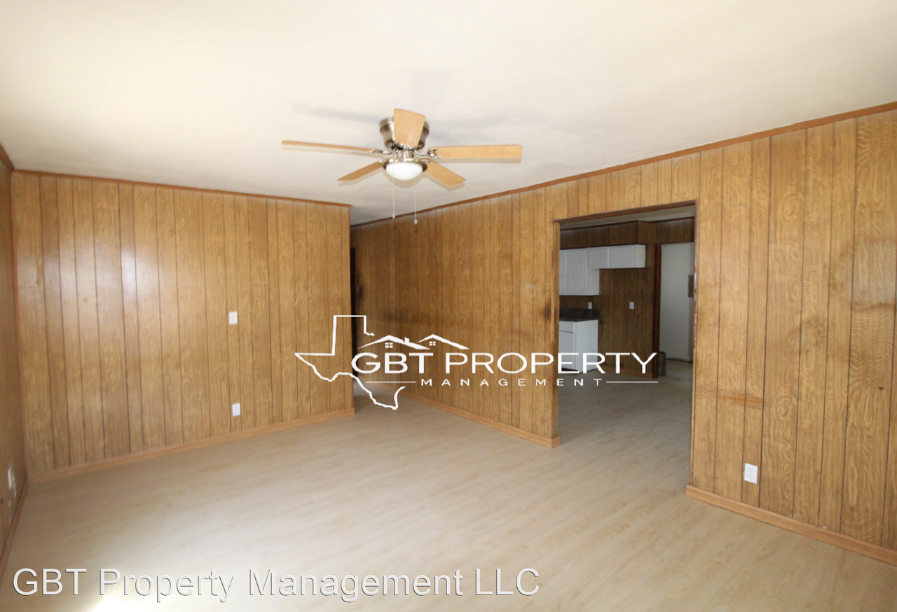 2010 Soliz St - Photo 2 of 10