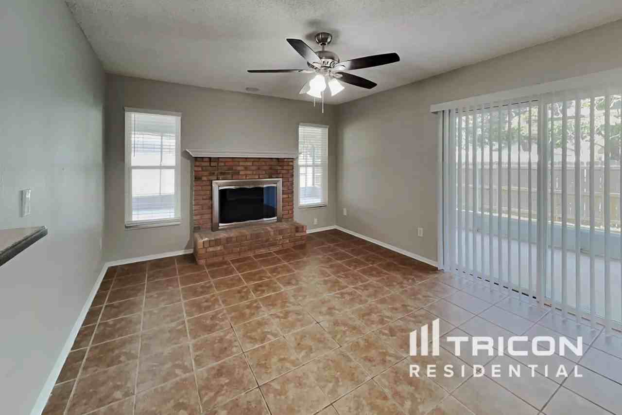 1517 Crosswind Cir - Photo 3 of 18