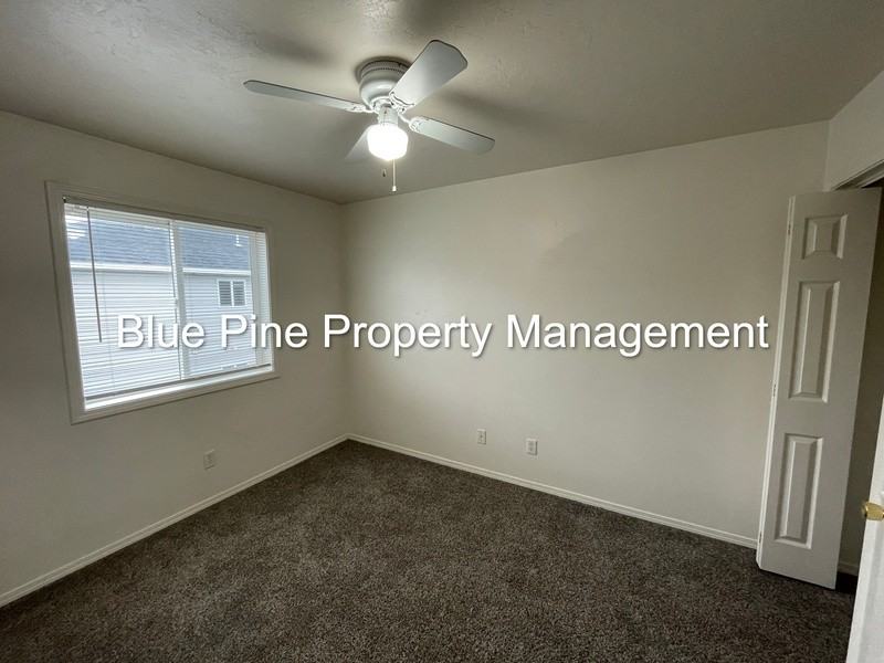 952 Anne St #3 - Photo 6 of 8