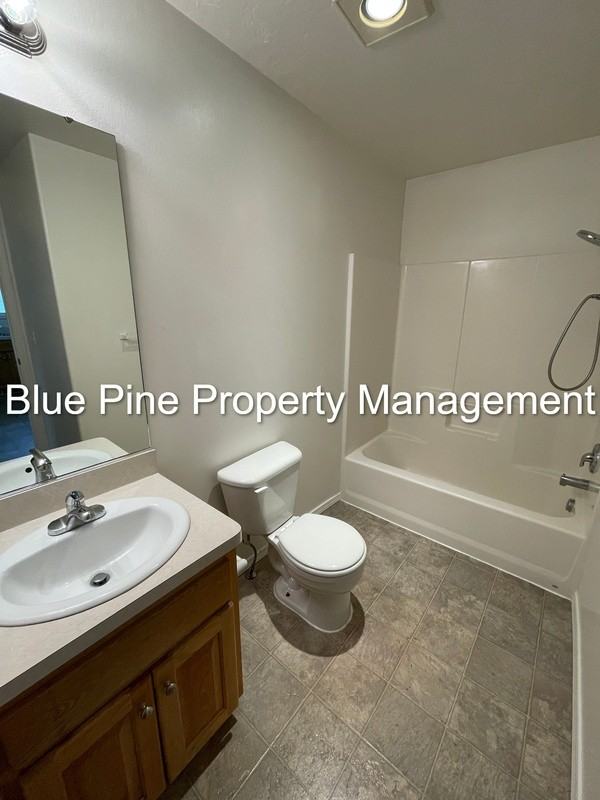 952 Anne St #3 - Photo 7 of 8