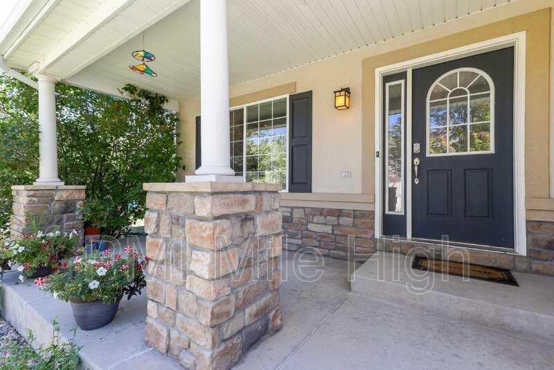 13826 Windom Ln - Photo 3 of 46