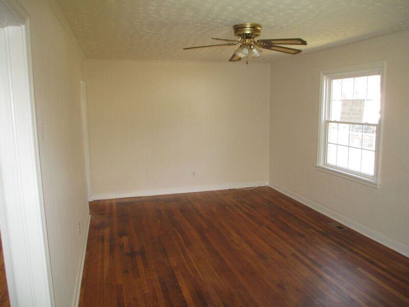 2609 Harold Ave - Photo 3 of 22