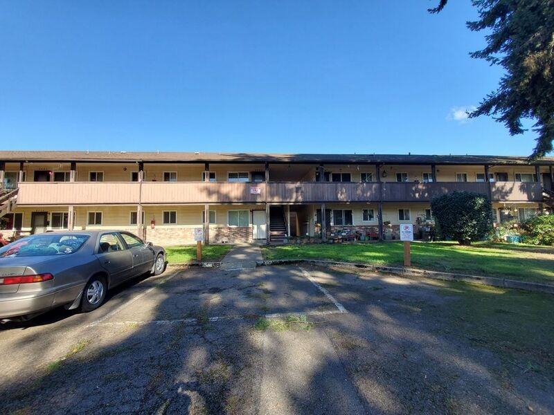 2034 Myrtle Ave Ne - Photo 2 of 14