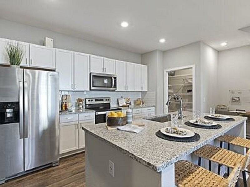 3240 Killian St #4 - Photo 2 of 7