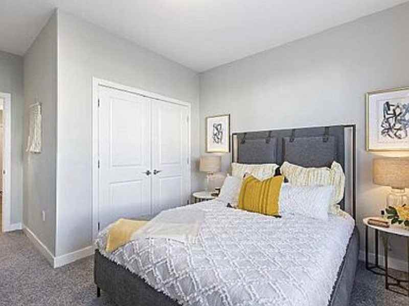3240 Killian St #4 - Photo 3 of 7