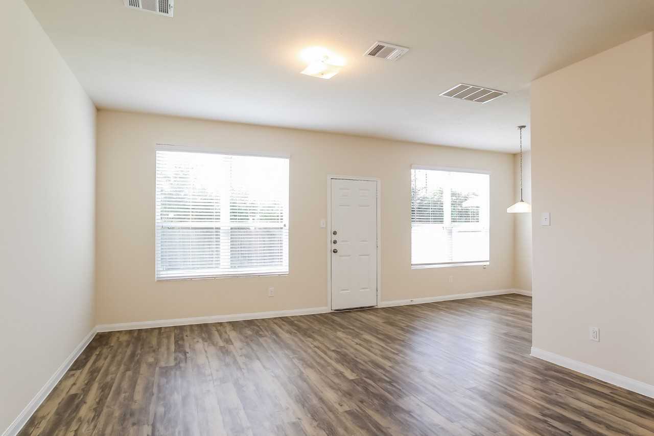 5230 Belton Springs Ln - Photo 3 of 15