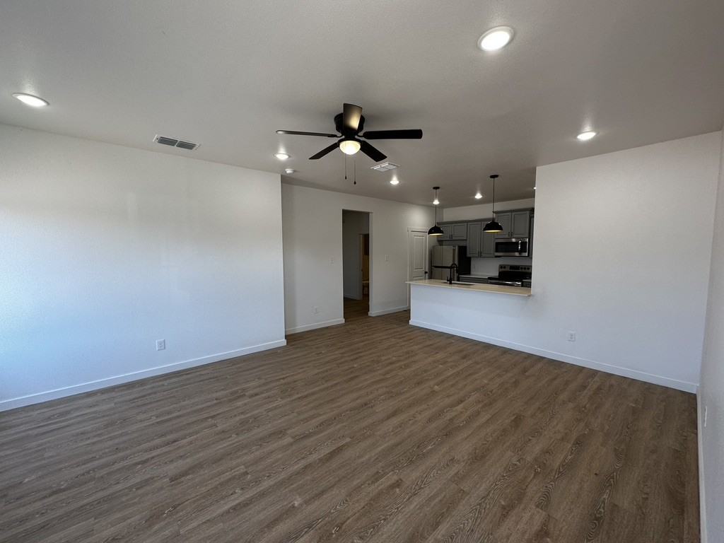 5811 Urbana Pl - Photo 3 of 15