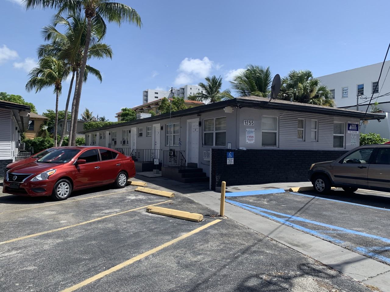 1255 Sw 6Th St - Photo 3 of 5