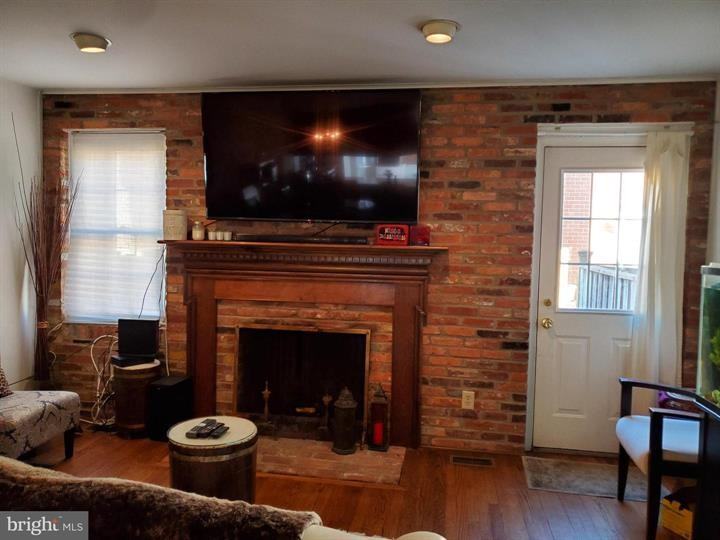 1196 N Vermont St - Photo 3 of 18