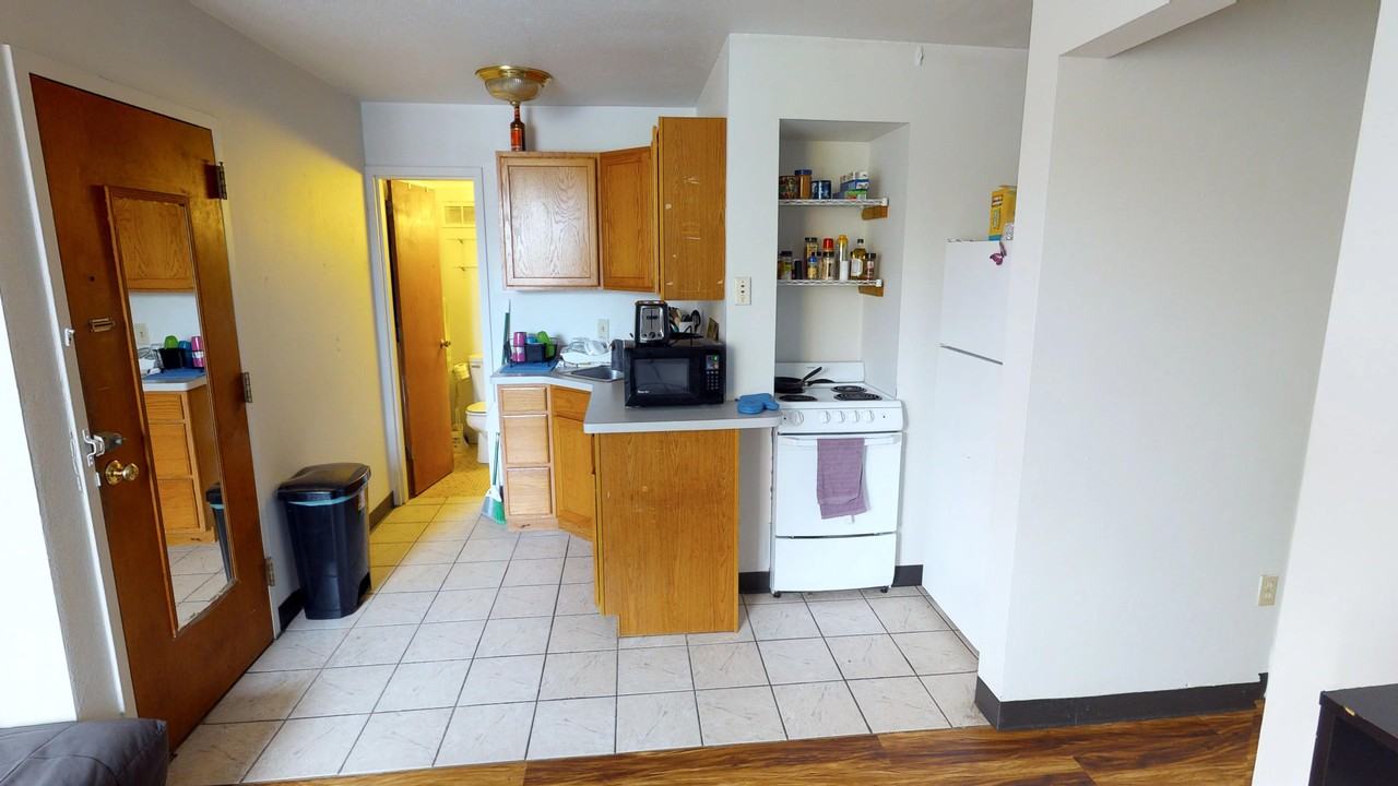 1301 Spring St - Photo 5 of 14