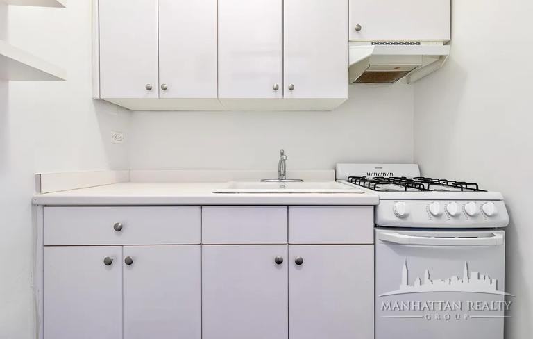 E 39th St #1601 - Photo 3 of 12