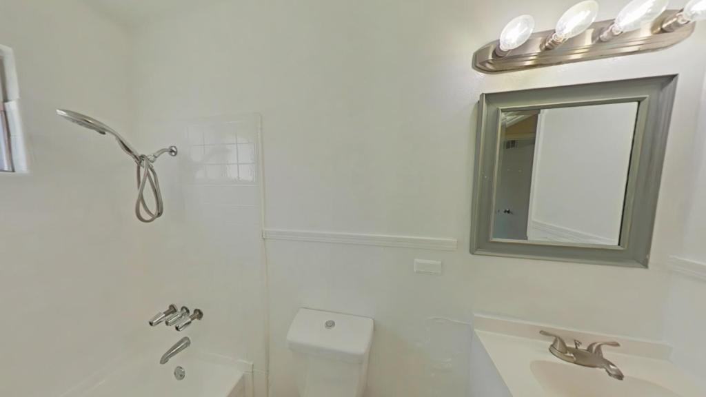 3446 20th St - Photo 2 of 8