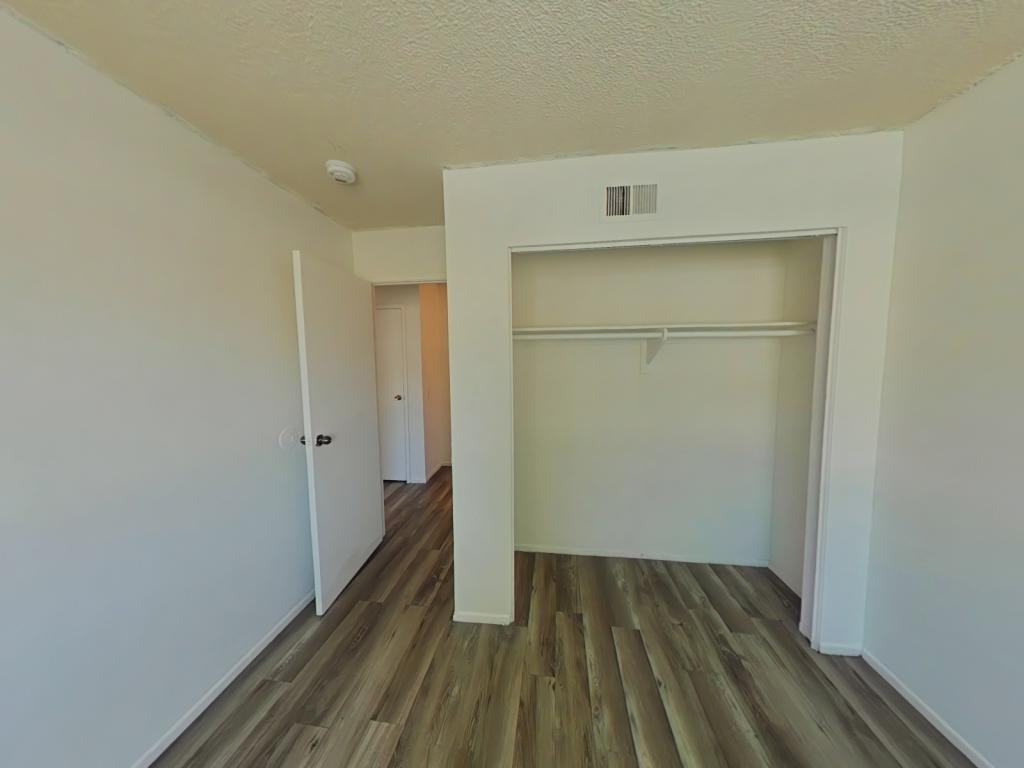 3446 20th St - Photo 3 of 8