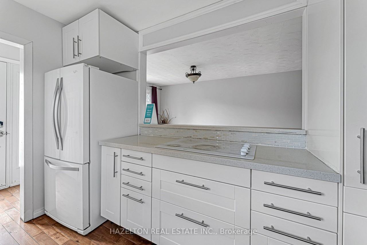 572 Montcalm Avenue - Photo 3 of 14