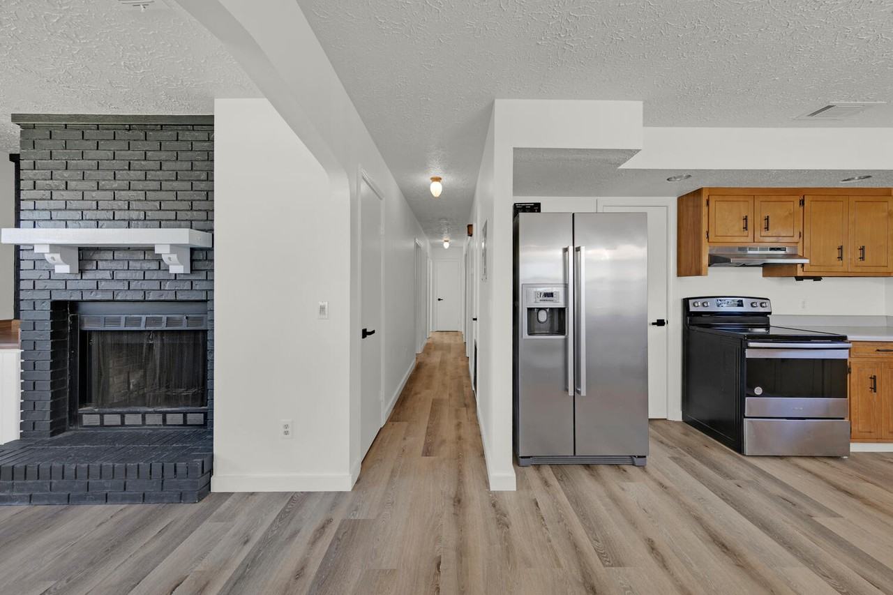21611 Marlin Ave #NA - Photo 2 of 24