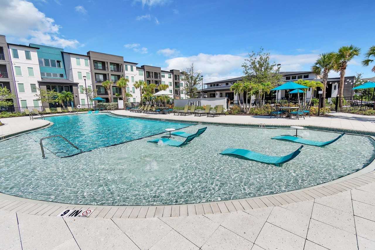 AVLI AT CROSSTOWN CENTER Apartments 9539 Delaney Creek Blvd, Tampa