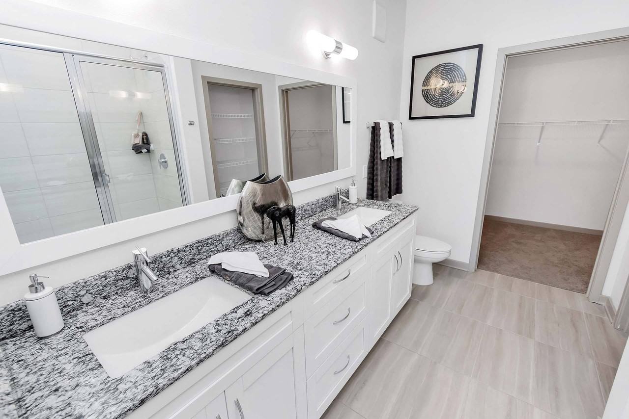 AVLI AT CROSSTOWN CENTER APARTMENTS - Photo 6 of 32