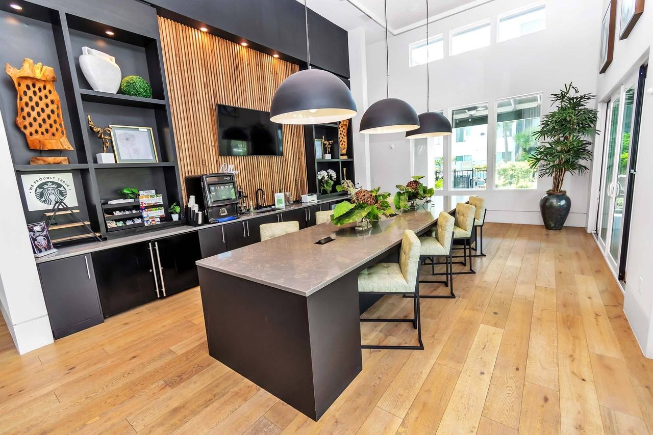 AVLI AT CROSSTOWN CENTER APARTMENTS - Photo 7 of 32