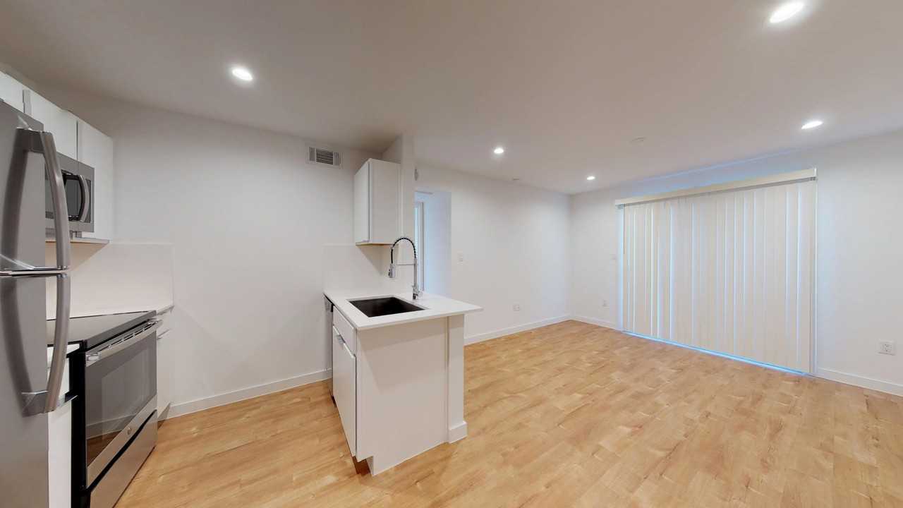 Flamingo - Photo 3 of 20