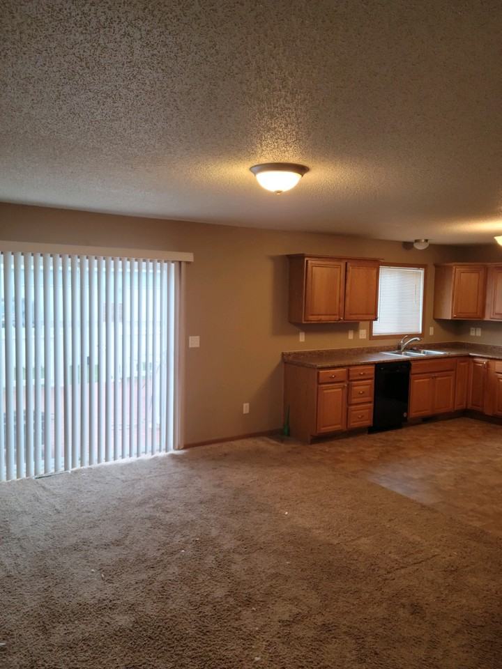 4241 Estate Dr S #1 - Photo 4 of 20