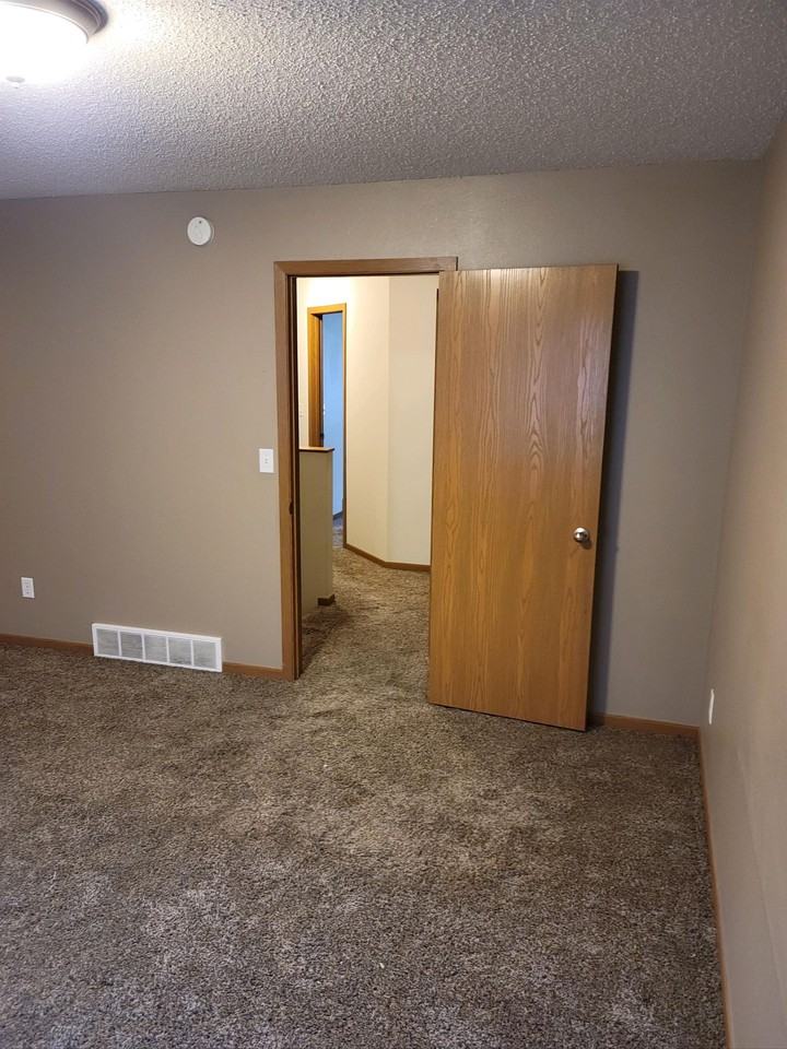 4241 Estate Dr S #1 - Photo 6 of 20