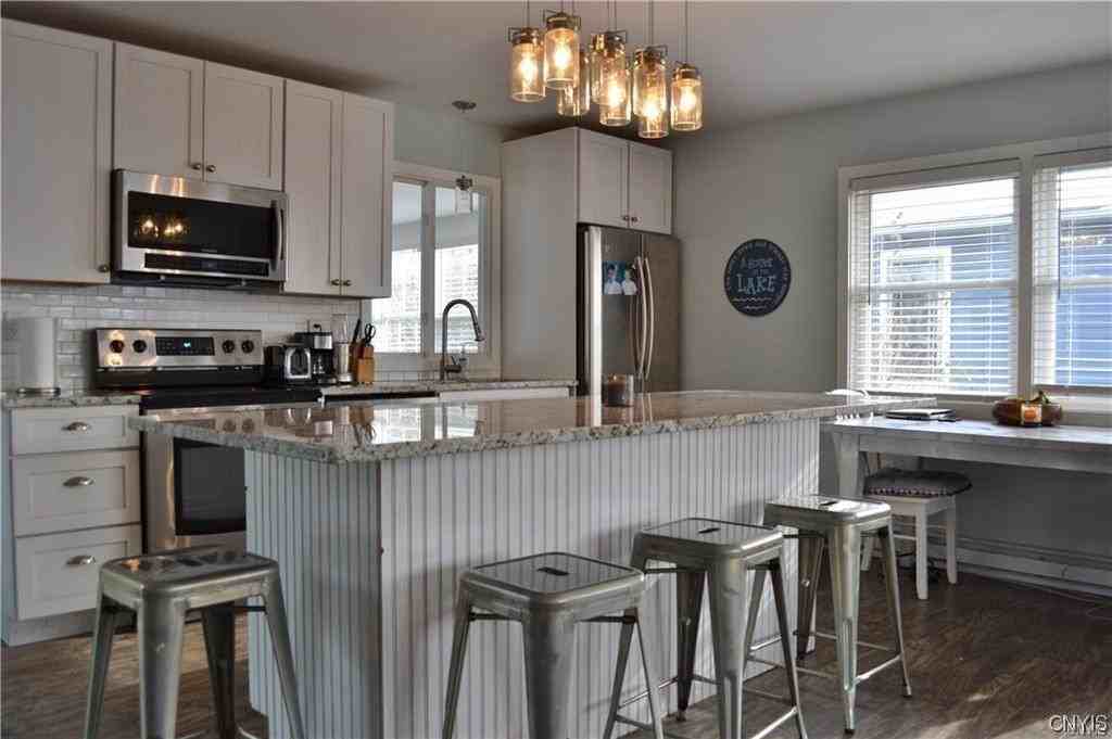 10 Lakeview Cir - Photo 2 of 21