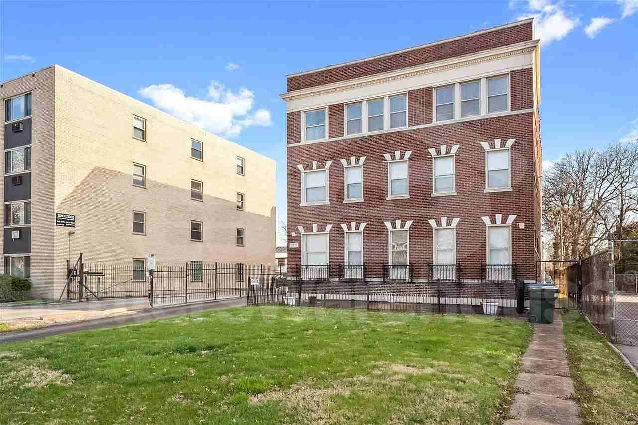 5450 Delmar Blvd - Photo 3 of 10