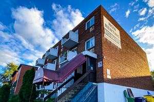 featured image of 84 King Edward Ave