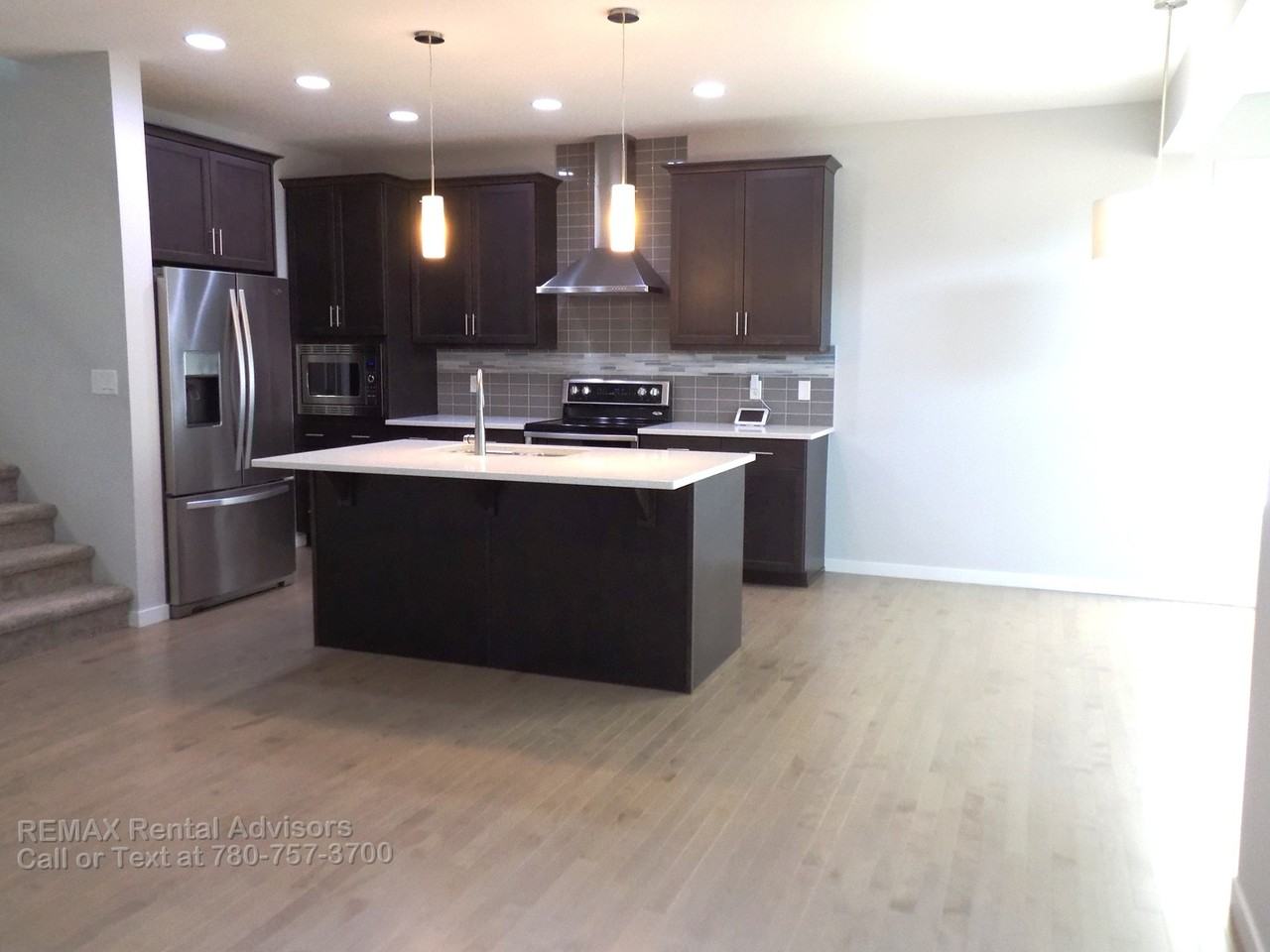 17546 60a St Nw - Photo 2 of 23