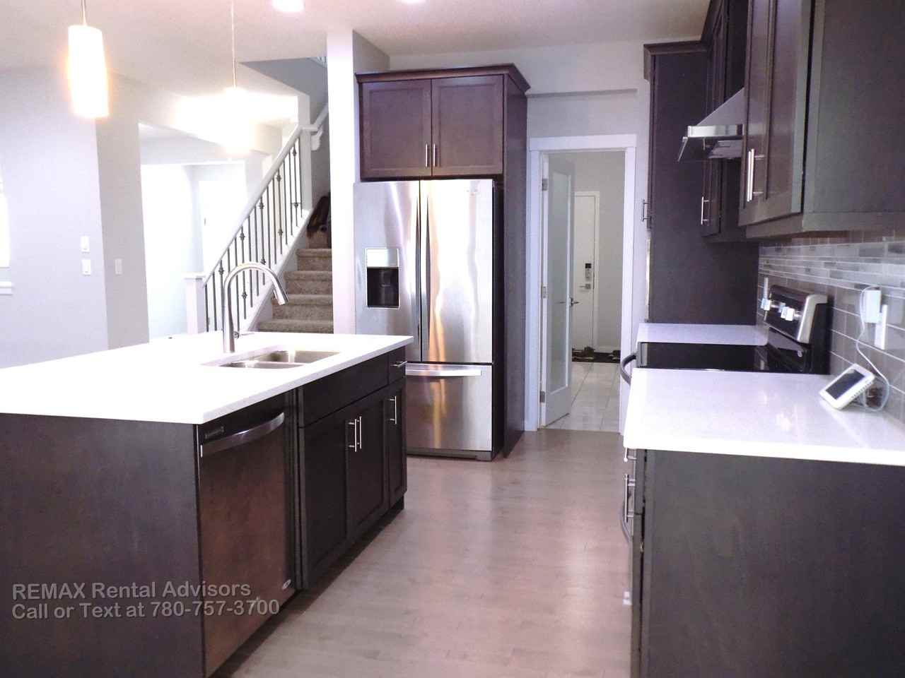 17546 60a St Nw - Photo 3 of 23