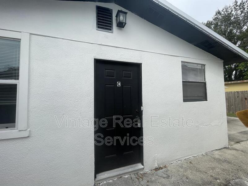 2406 E Clark St, Tampa, FL 33605 - Photo 3 of 26