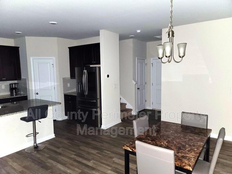 1294 Sweetbriar Cir - Photo 2 of 9