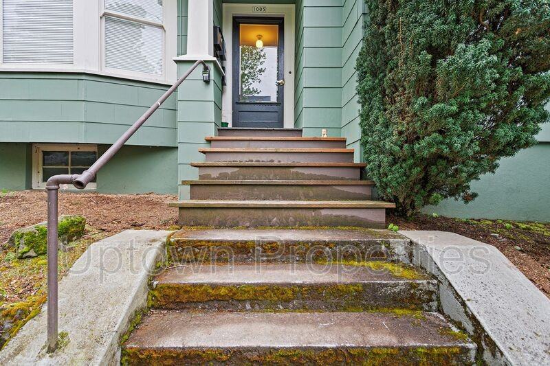1005 Se 27th Ave #1 - Photo 2 of 12