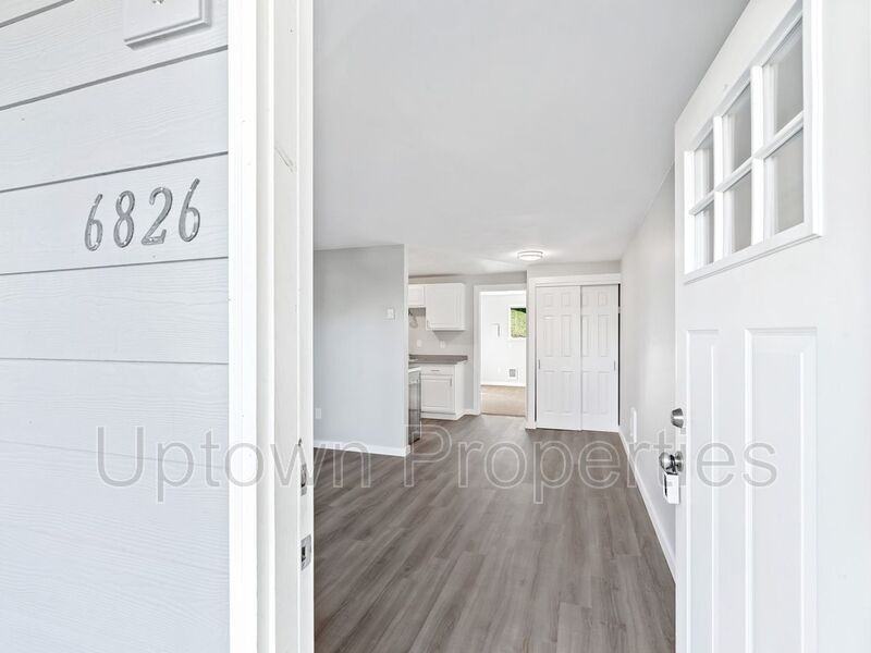 6824 N Richmond Ave - Photo 2 of 12