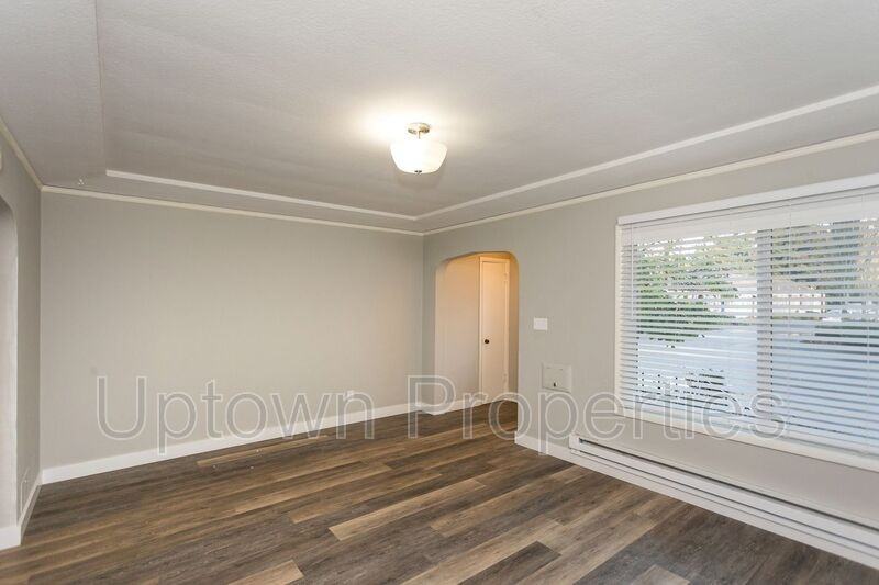 3743 Se Cesar E Chavez Blvd - Photo 5 of 24