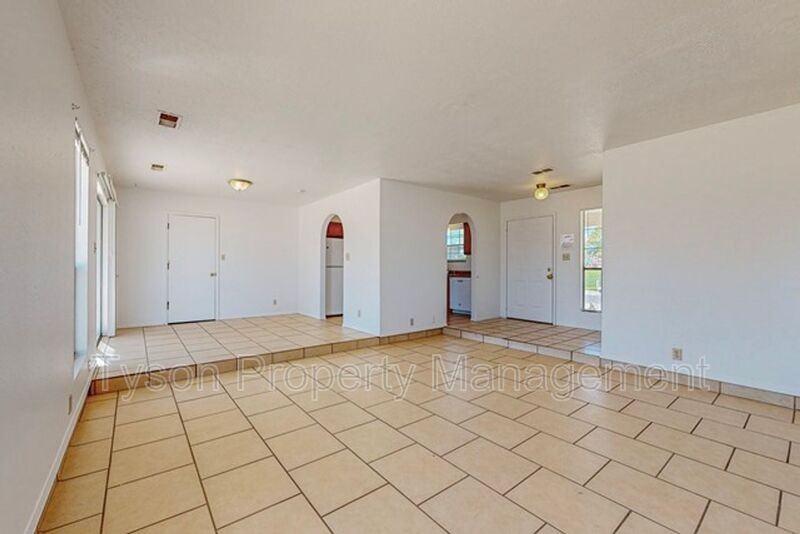 708 Buckboard Rd Se - Photo 7 of 32