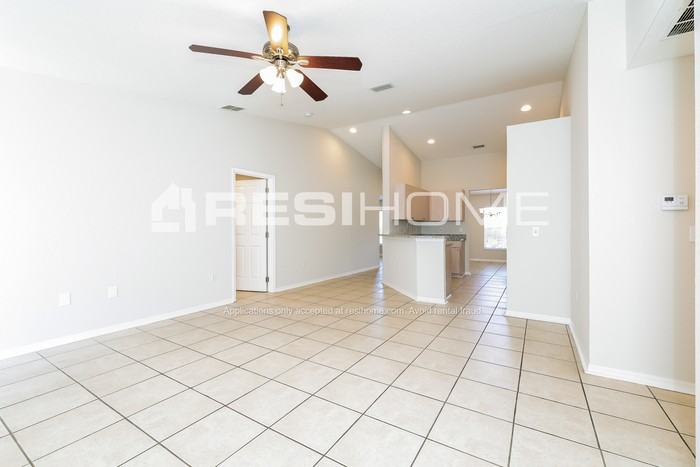 522 Eagle Ct - Photo 3 of 22
